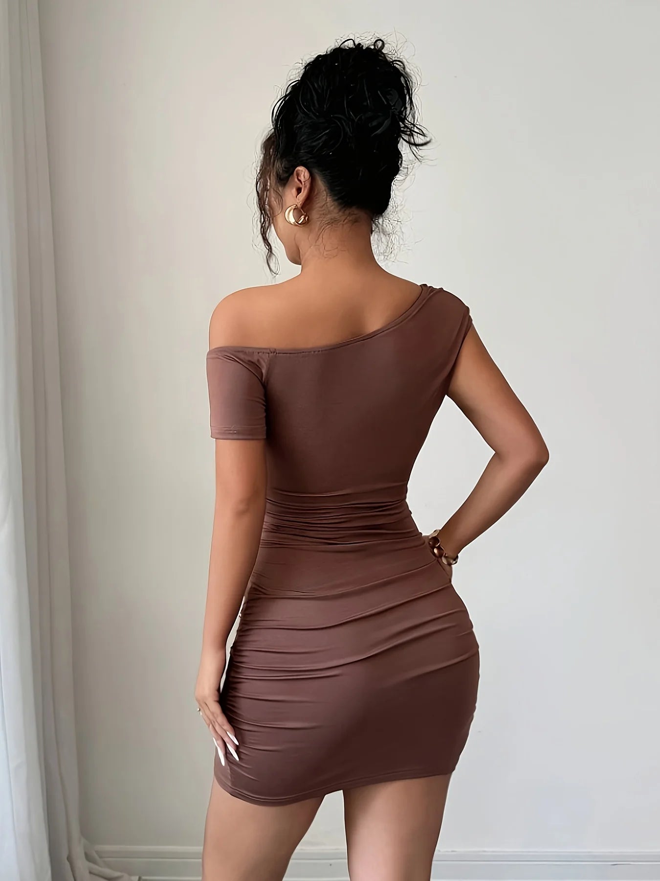 Women's Elegant Sexy Asymmetric Neck Metal Buckle Pleated Mini Dress Suitable for Vacation Date Commuting